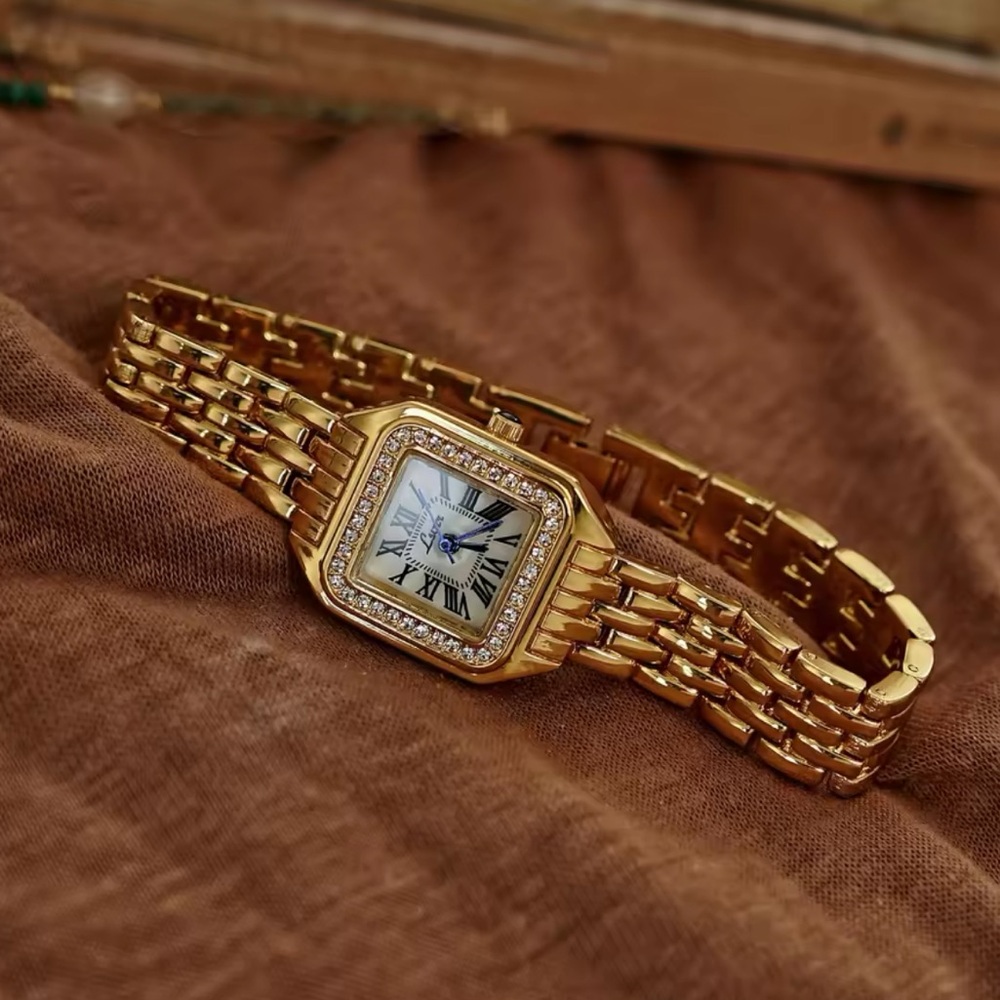 Panthere Classic Gold Crystal Stainless Steel Gold Watch - Picture 11 of 17